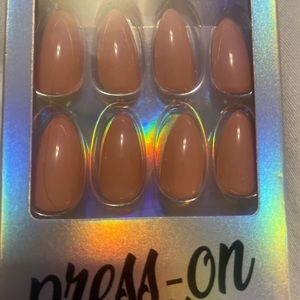 Glamermaid almond nails